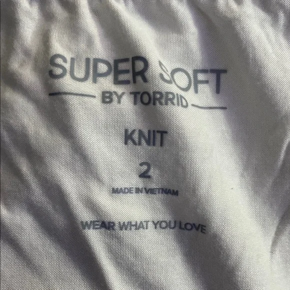 Torrid White Flutter Sleeve Ruffled Blouse - Picture 6 of 7